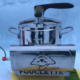 Le réchaud Fouclette sur la neige avec l'autocuiseur en randonnée